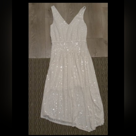 Express-Cream & Iridestant Sequins V-Neck Midi Asymmetric Cinderella Dress-MP - Picture 6 of 6